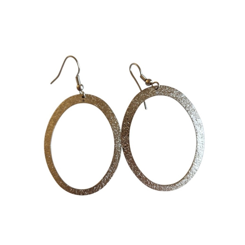Fashion Breeze Silver Tone Earrings Wide Open Simple Eye Catching Textured Light